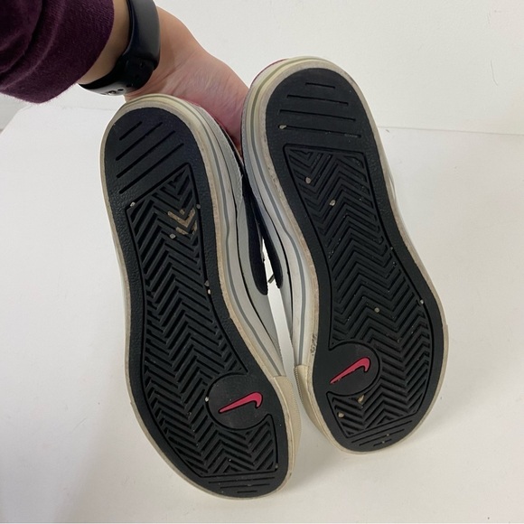 Nike grey gray Capri Low Top Court Sneakers - Picture 6 of 6